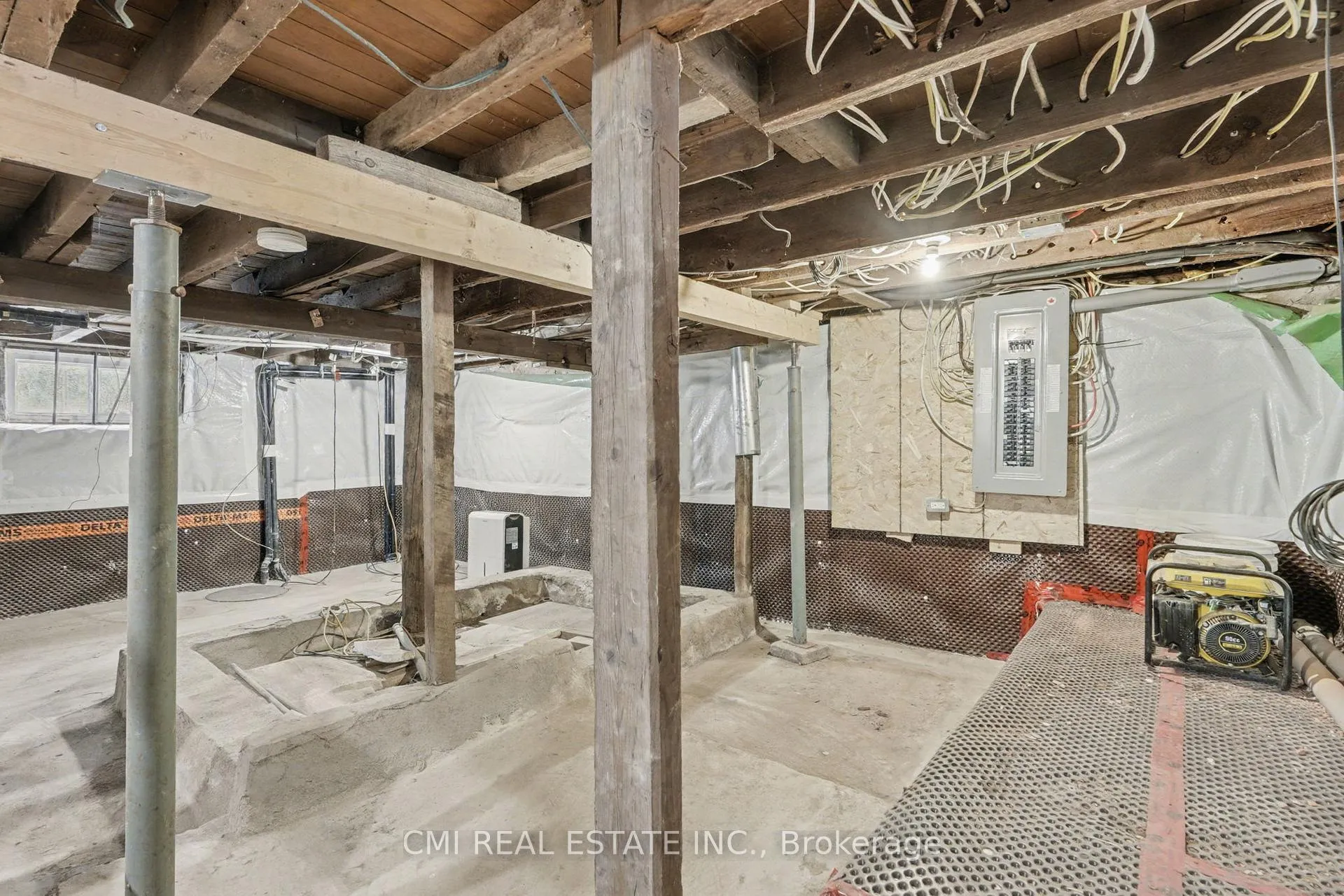 Photo 38 of 2546 Wilson Street, Hamilton, Rural Ancaster — HOMEH