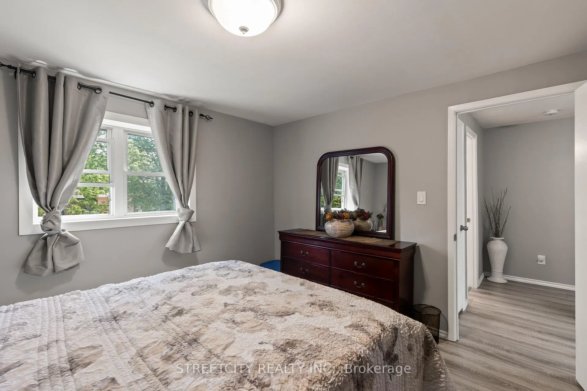 Photo 17 of 22 Vincent Street, London, South Q — HOMEH
