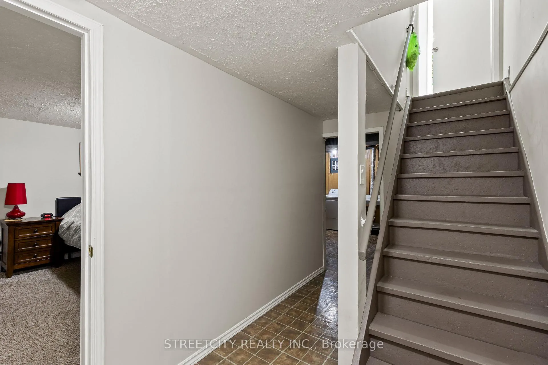 Photo 25 of 22 Vincent Street, London, South Q — HOMEH