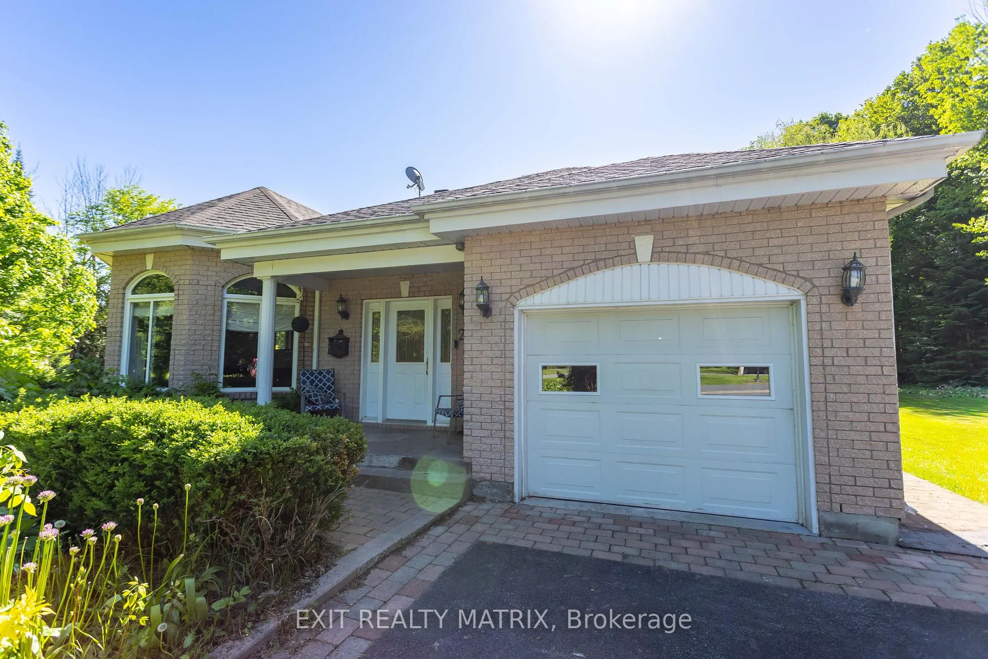 Photo 1 of 2779 Maplewood Drive, Champlain, Champlain Twp — HOMEH