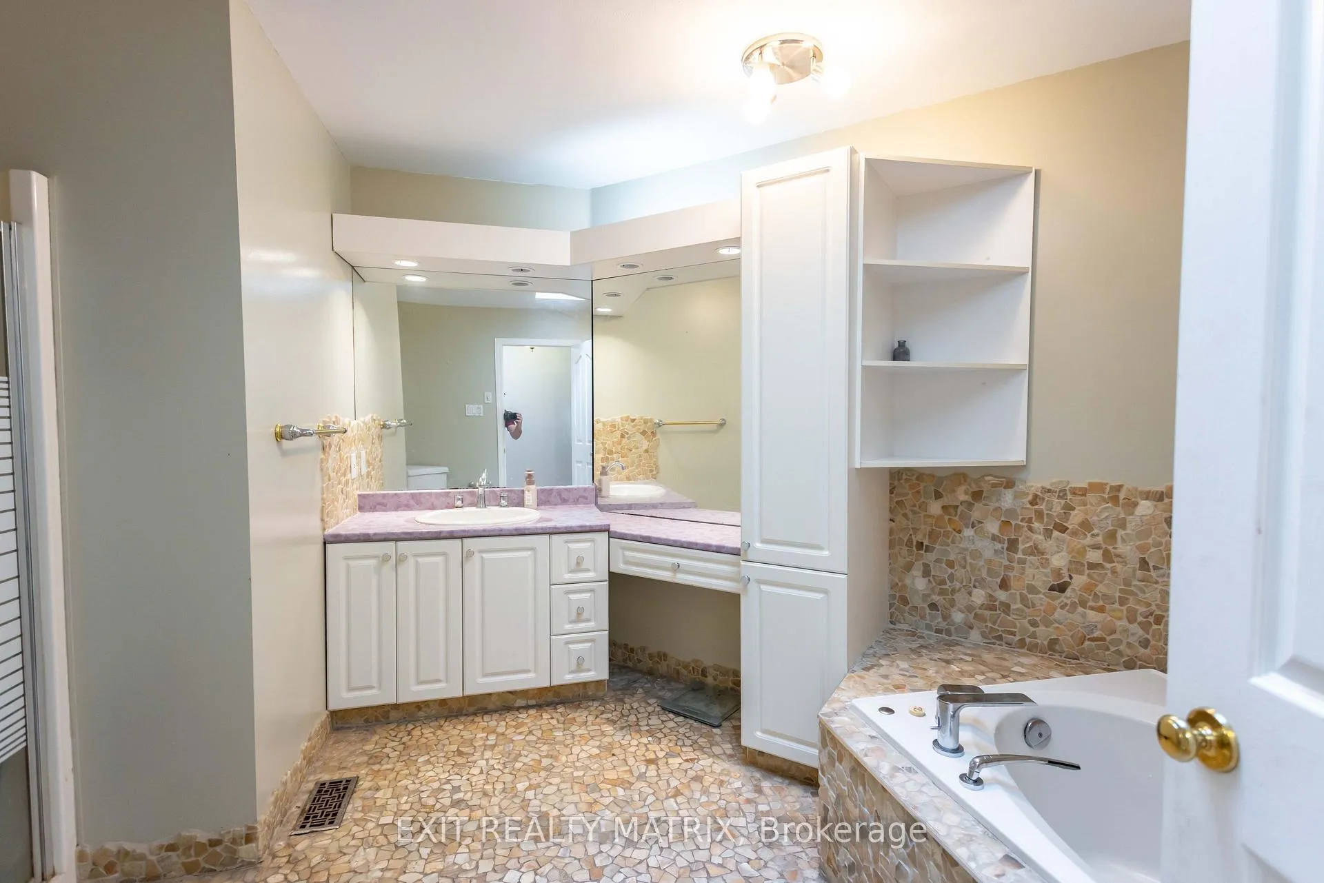 Photo 16 of 2779 Maplewood Drive, Champlain, Champlain Twp — HOMEH