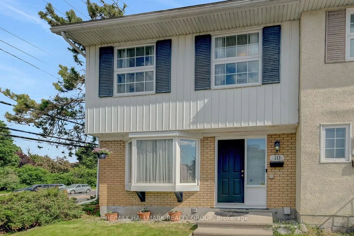 Photo 3 of 10 Greenbank Road, Ottawa, Leslie Park — HOMEH
