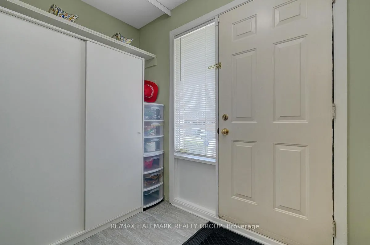 Photo 5 of 10 Greenbank Road, Ottawa, Leslie Park — HOMEH