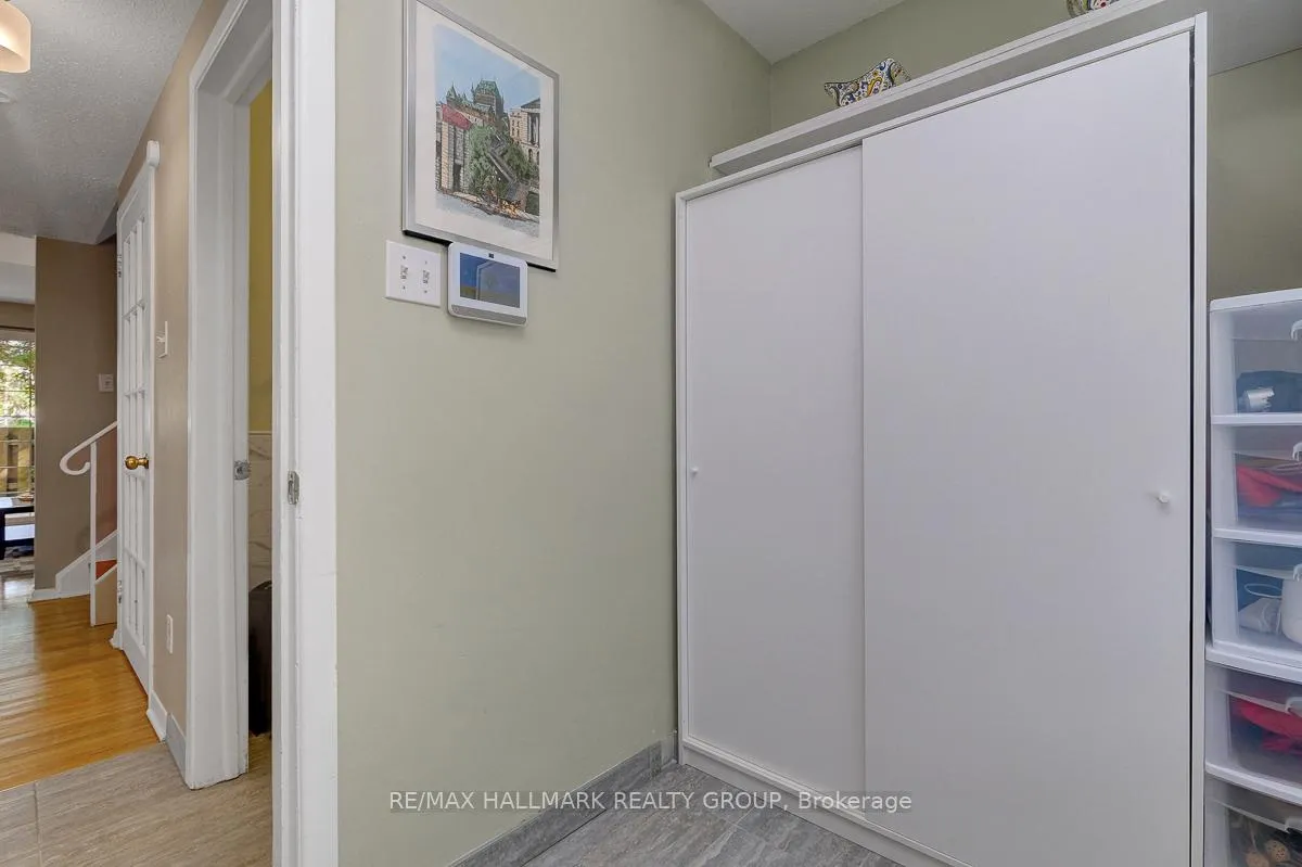 Photo 6 of 10 Greenbank Road, Ottawa, Leslie Park — HOMEH