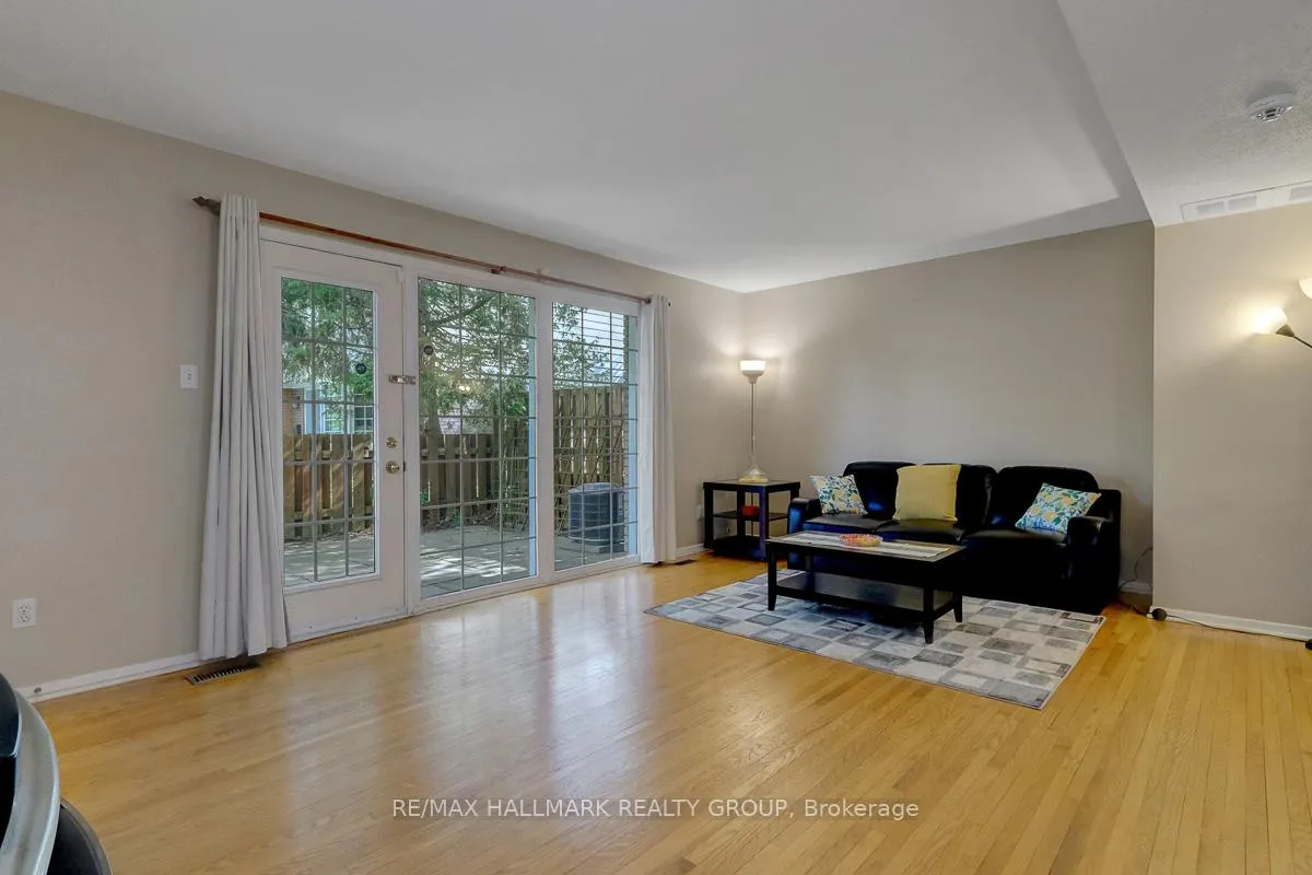 Photo 8 of 10 Greenbank Road, Ottawa, Leslie Park — HOMEH