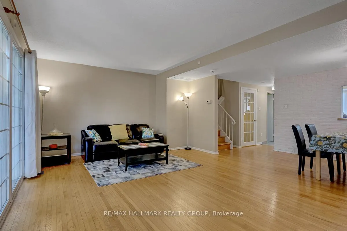 Photo 9 of 10 Greenbank Road, Ottawa, Leslie Park — HOMEH
