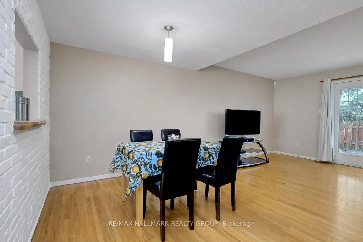 Photo 14 of 10 Greenbank Road, Ottawa, Leslie Park — HOMEH