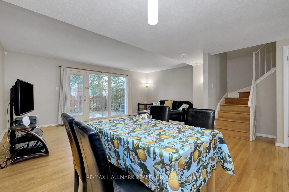 Photo 15 of 10 Greenbank Road, Ottawa, Leslie Park — HOMEH
