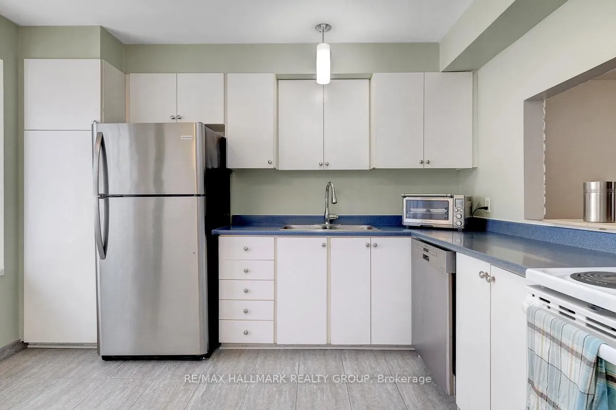 Photo 17 of 10 Greenbank Road, Ottawa, Leslie Park — HOMEH