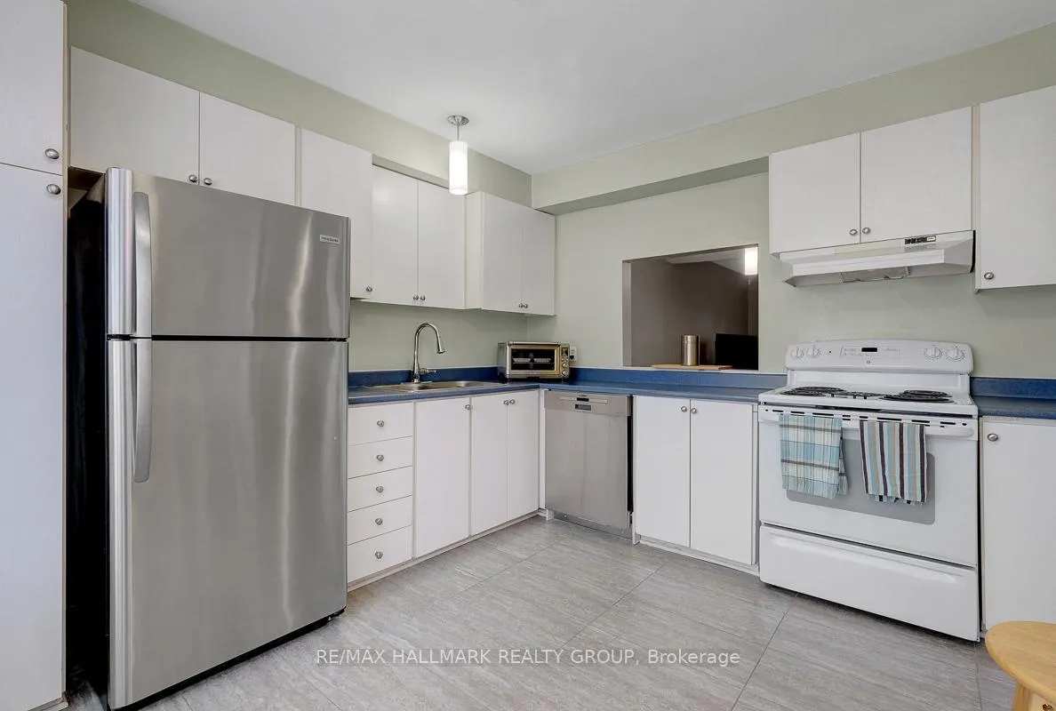 Photo 18 of 10 Greenbank Road, Ottawa, Leslie Park — HOMEH