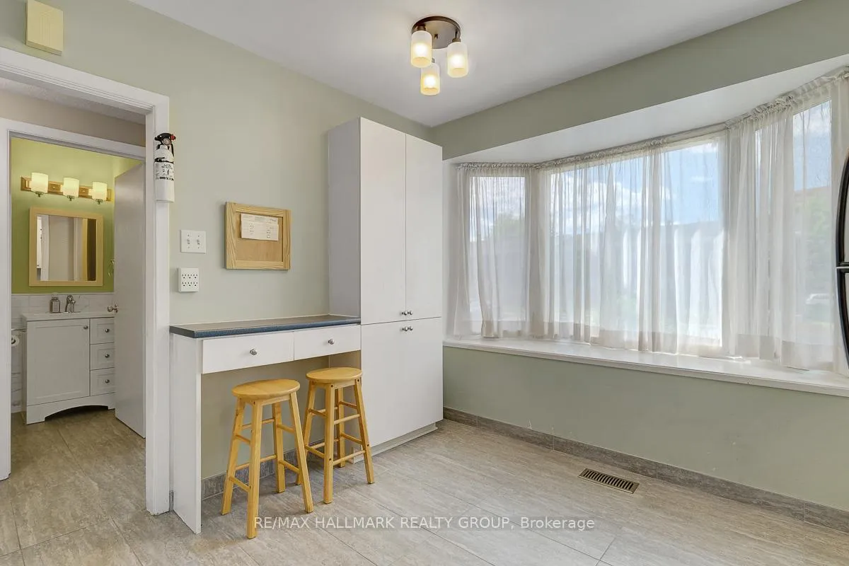 Photo 20 of 10 Greenbank Road, Ottawa, Leslie Park — HOMEH