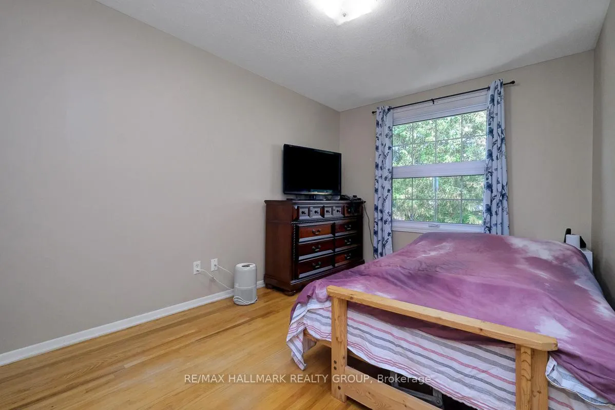 Photo 25 of 10 Greenbank Road, Ottawa, Leslie Park — HOMEH