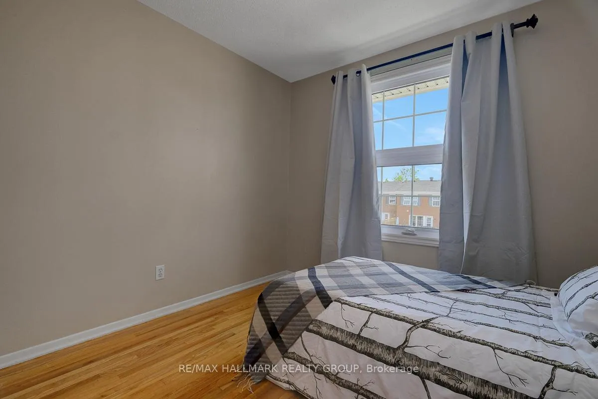 Photo 30 of 10 Greenbank Road, Ottawa, Leslie Park — HOMEH