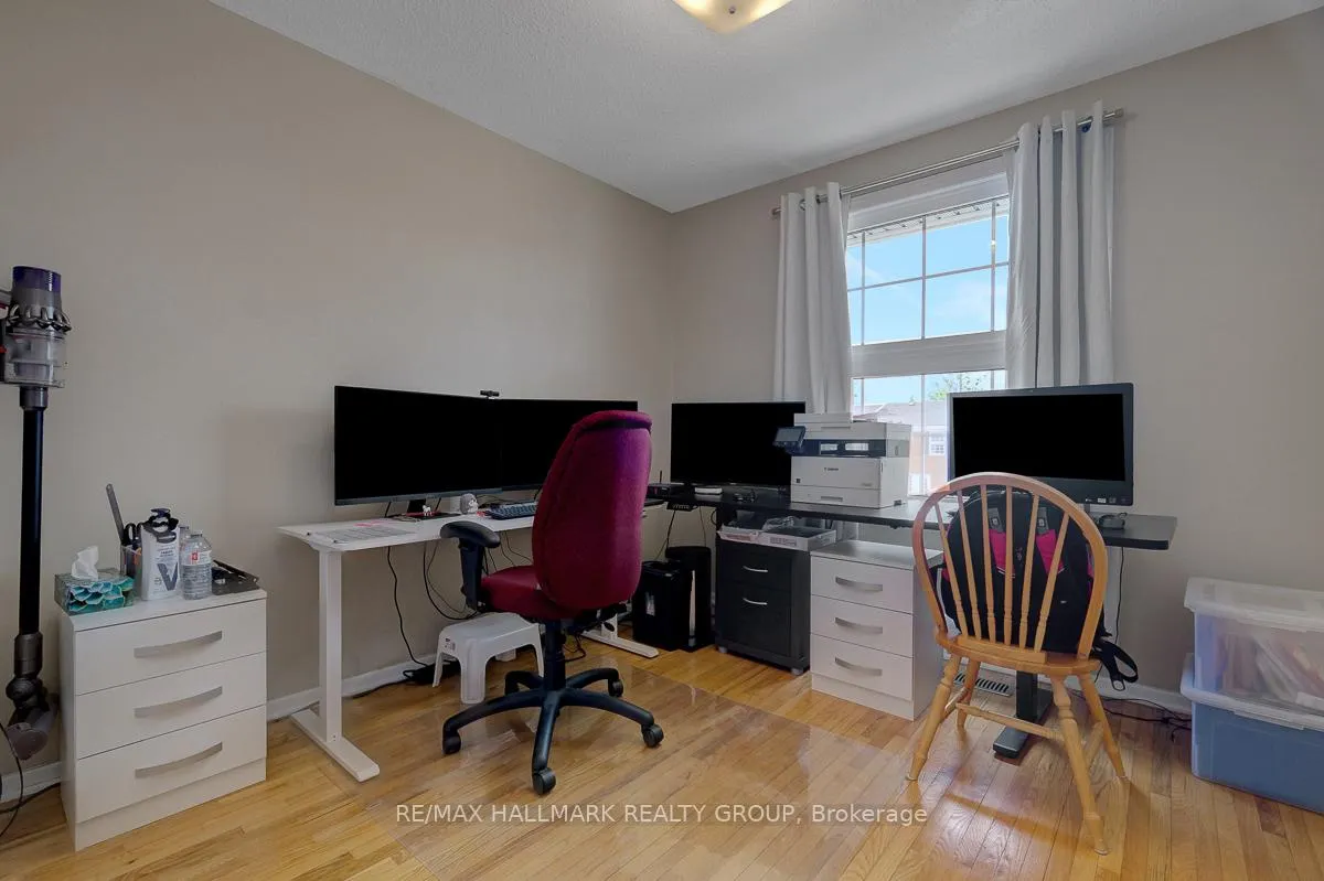 Photo 31 of 10 Greenbank Road, Ottawa, Leslie Park — HOMEH