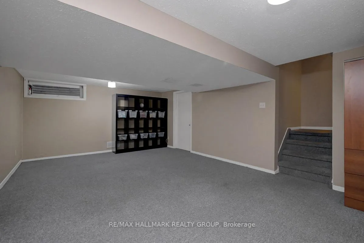 Photo 35 of 10 Greenbank Road, Ottawa, Leslie Park — HOMEH
