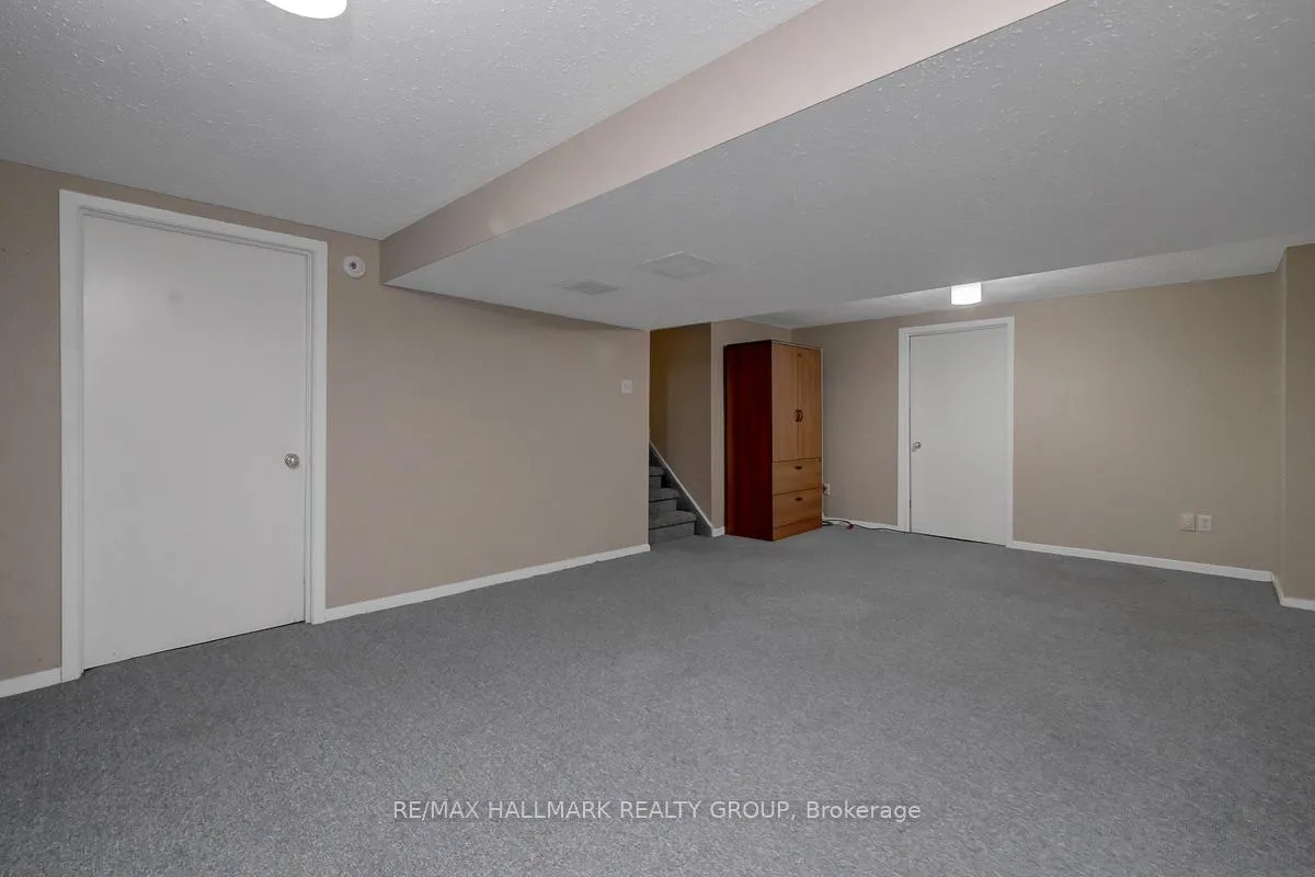 Photo 36 of 10 Greenbank Road, Ottawa, Leslie Park — HOMEH