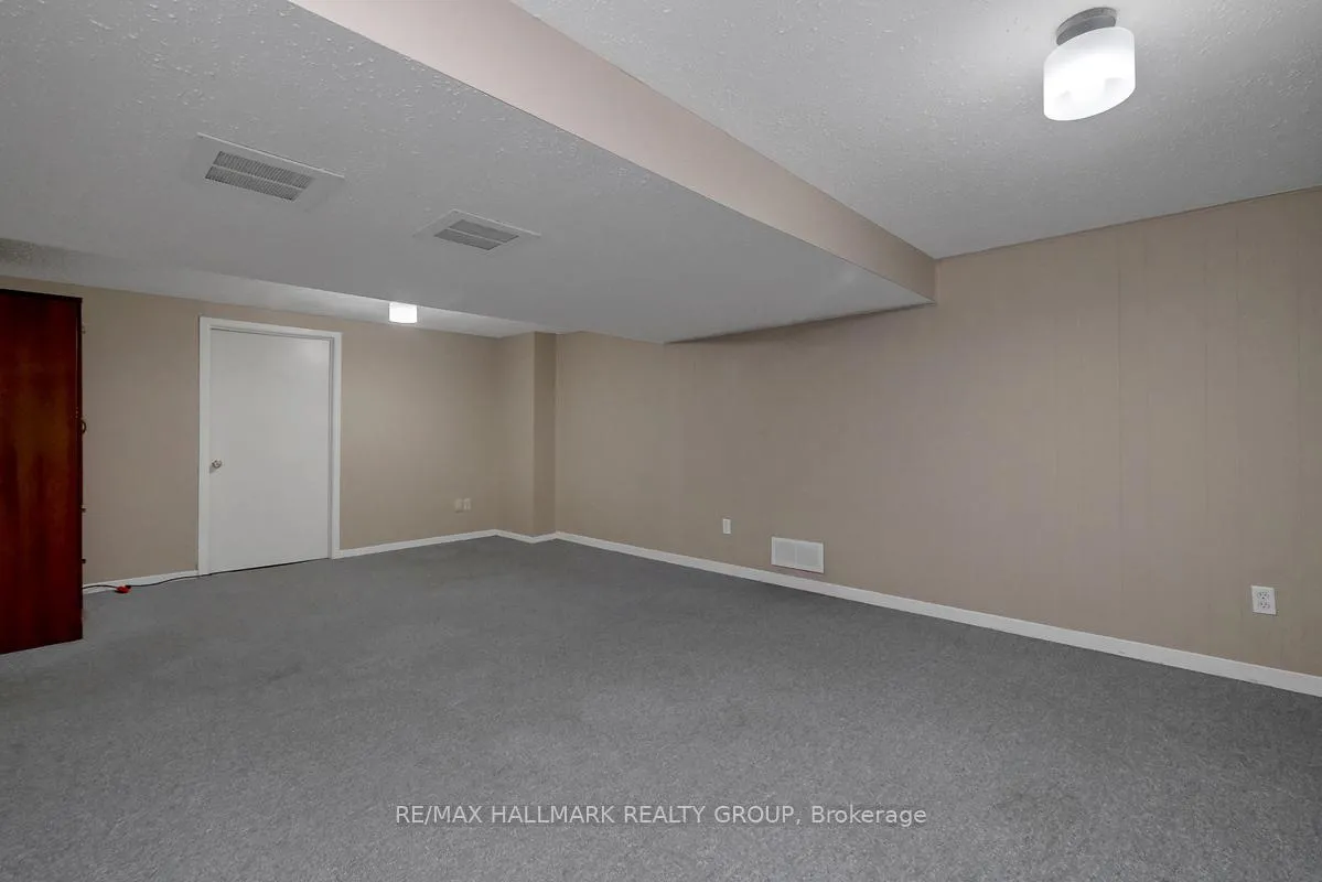 Photo 37 of 10 Greenbank Road, Ottawa, Leslie Park — HOMEH