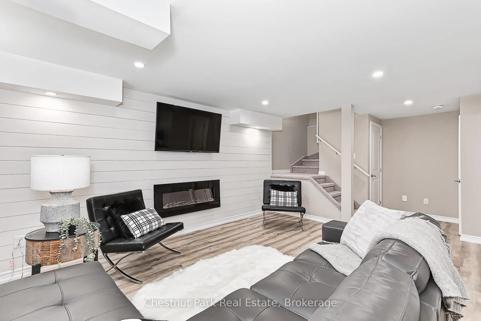 Photo 32 of 18 Gregory Avenue, Collingwood — HOMEH