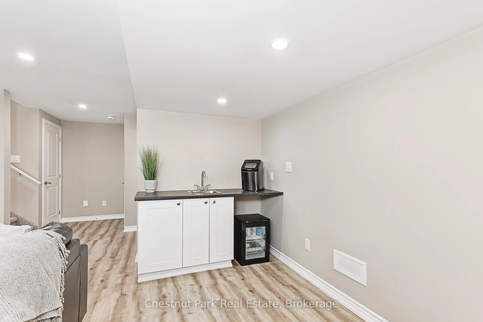 Photo 33 of 18 Gregory Avenue, Collingwood — HOMEH
