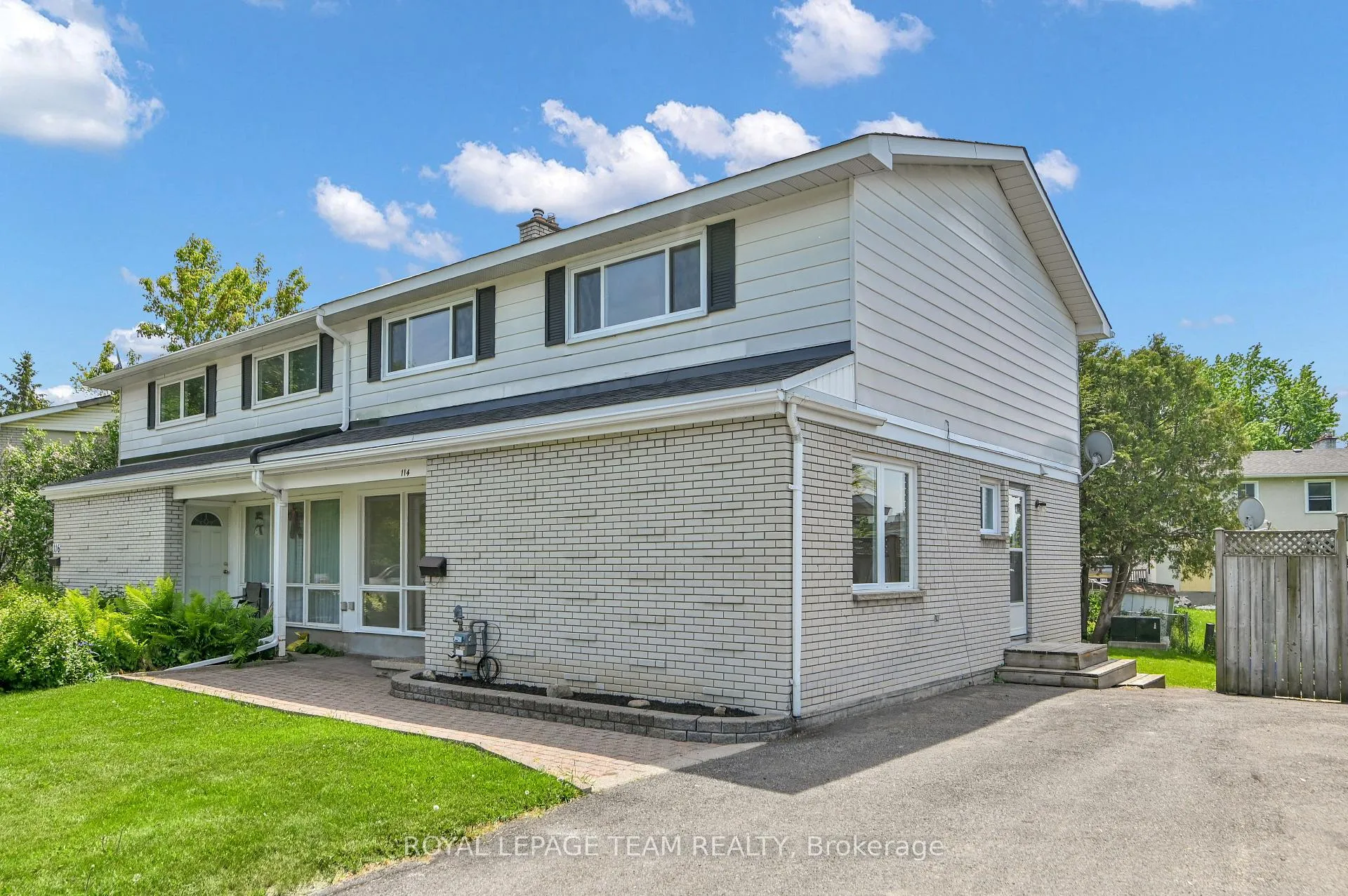 Photo 2 of 114 Chesterton Drive, Ottawa, Borden Farm/Stewart Farm/Carleton Heights/Parkwood Hills — HOMEH
