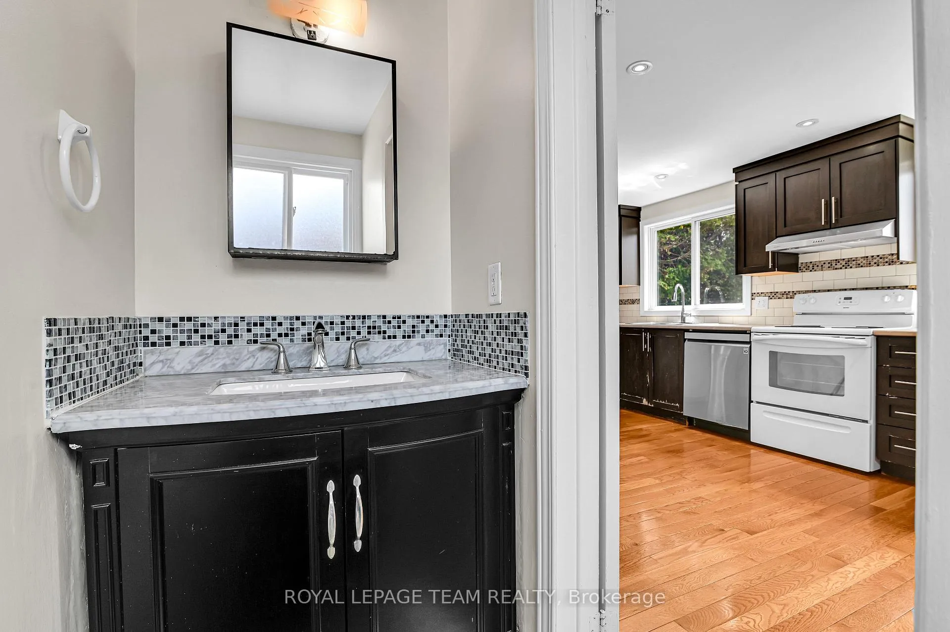 Photo 13 of 114 Chesterton Drive, Ottawa, Borden Farm/Stewart Farm/Carleton Heights/Parkwood Hills — HOMEH