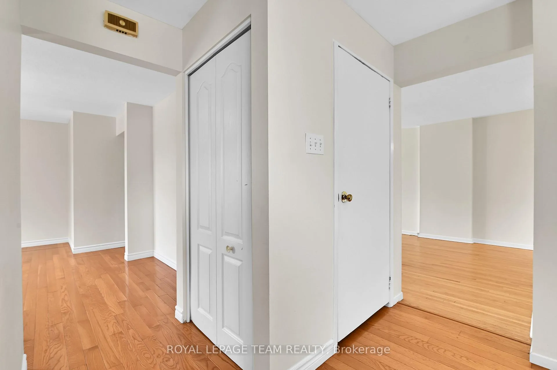 Photo 14 of 114 Chesterton Drive, Ottawa, Borden Farm/Stewart Farm/Carleton Heights/Parkwood Hills — HOMEH