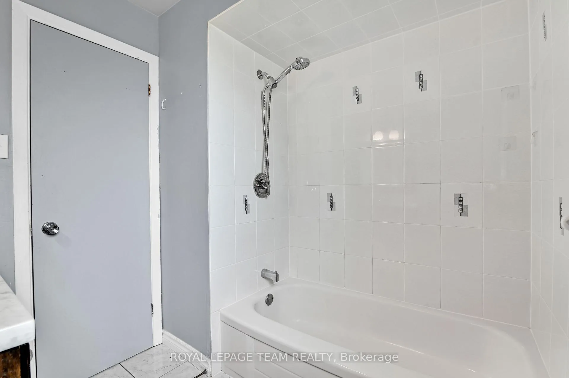 Photo 24 of 114 Chesterton Drive, Ottawa, Borden Farm/Stewart Farm/Carleton Heights/Parkwood Hills — HOMEH