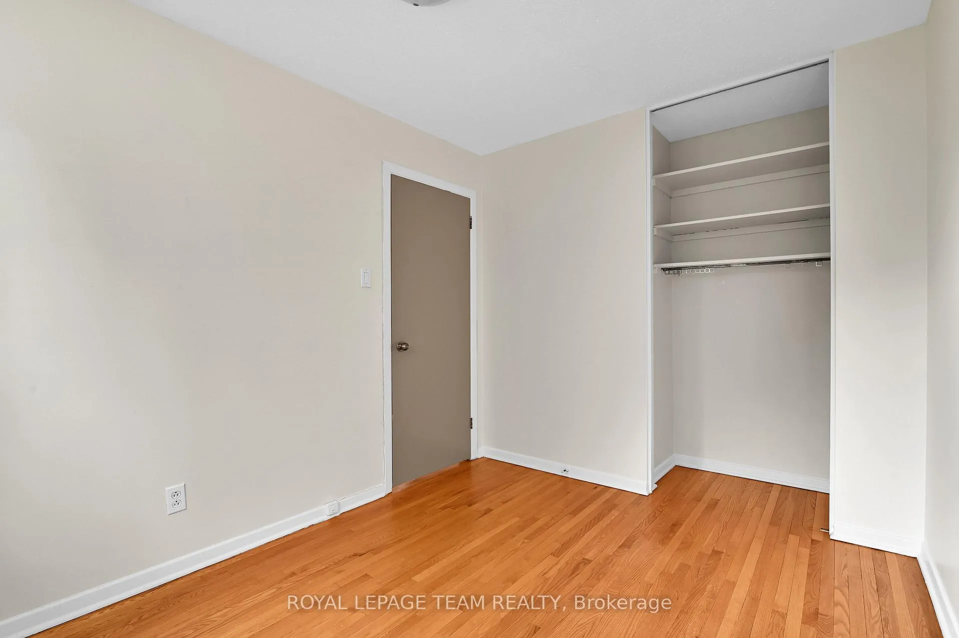 Photo 26 of 114 Chesterton Drive, Ottawa, Borden Farm/Stewart Farm/Carleton Heights/Parkwood Hills — HOMEH