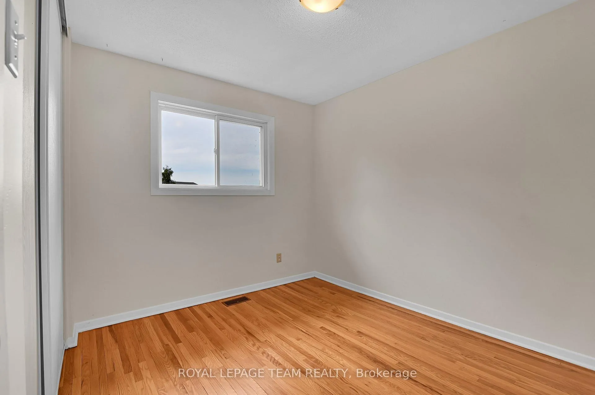 Photo 29 of 114 Chesterton Drive, Ottawa, Borden Farm/Stewart Farm/Carleton Heights/Parkwood Hills — HOMEH