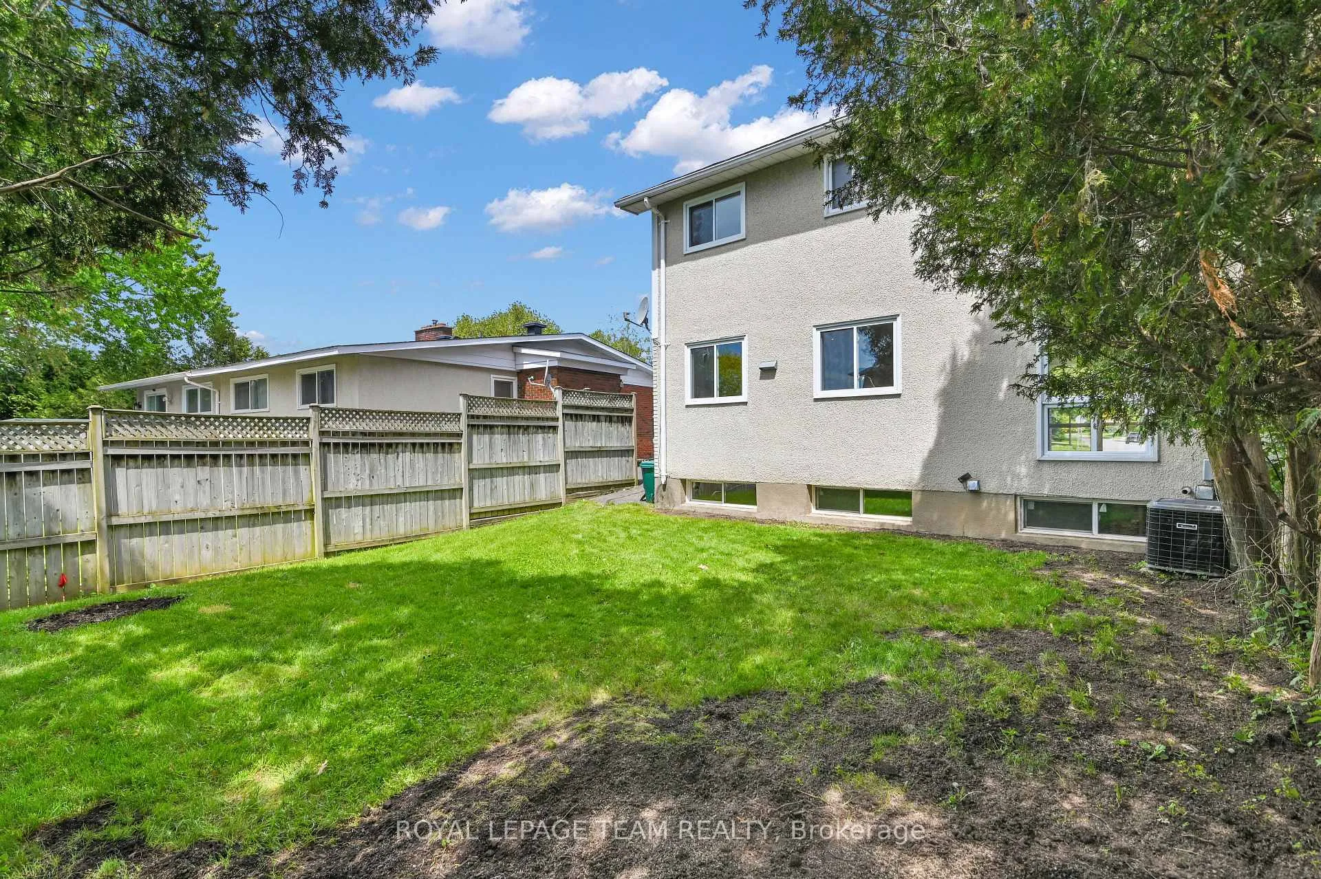 Photo 37 of 114 Chesterton Drive, Ottawa, Borden Farm/Stewart Farm/Carleton Heights/Parkwood Hills — HOMEH