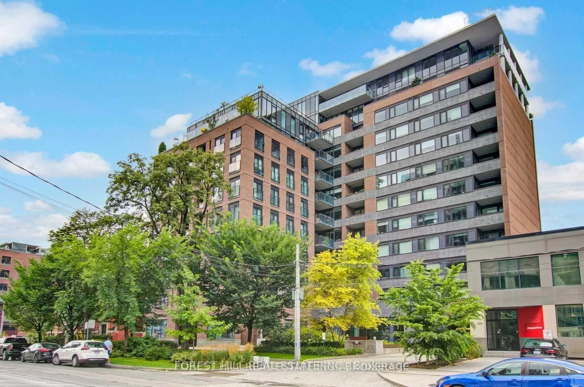 Front of Unit 312, 400 Wellington Street W