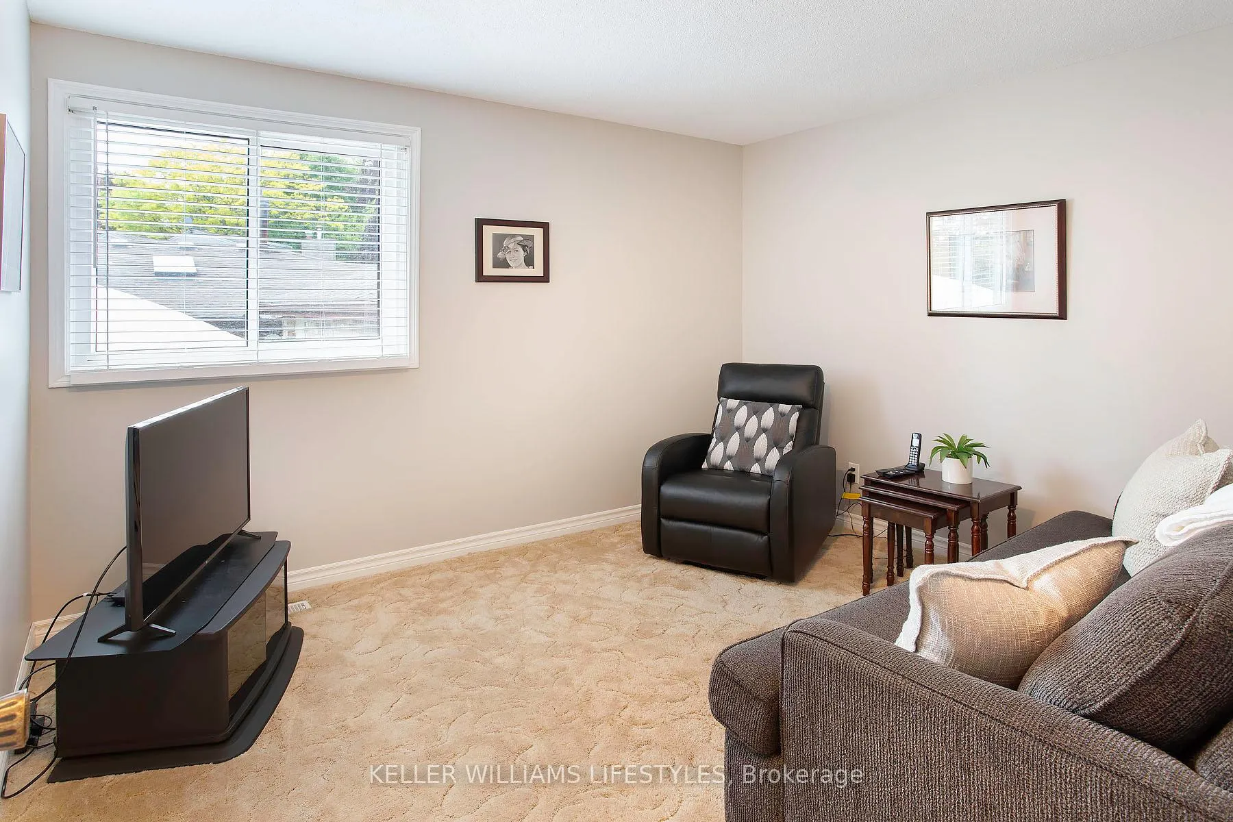 Photo 14 of 128 Clarendon Crescent, London, South P — HOMEH