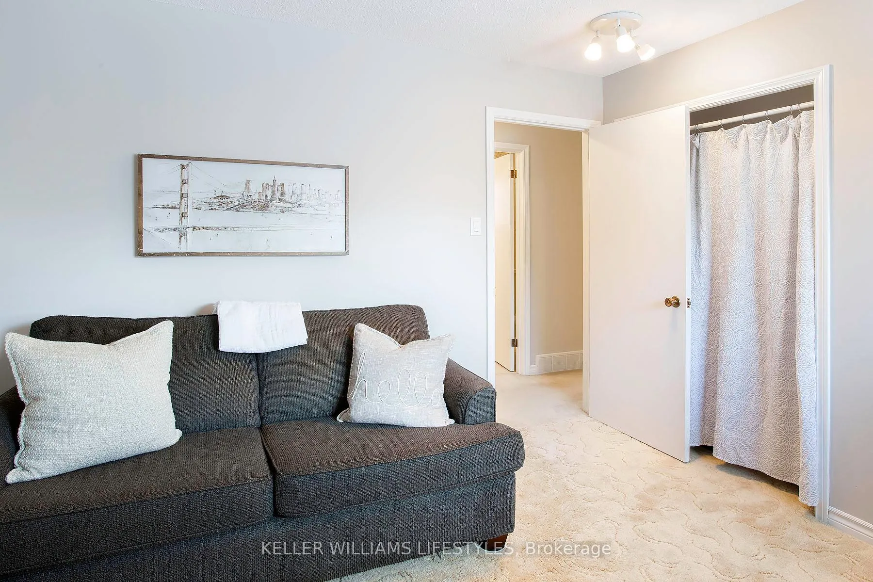 Photo 15 of 128 Clarendon Crescent, London, South P — HOMEH