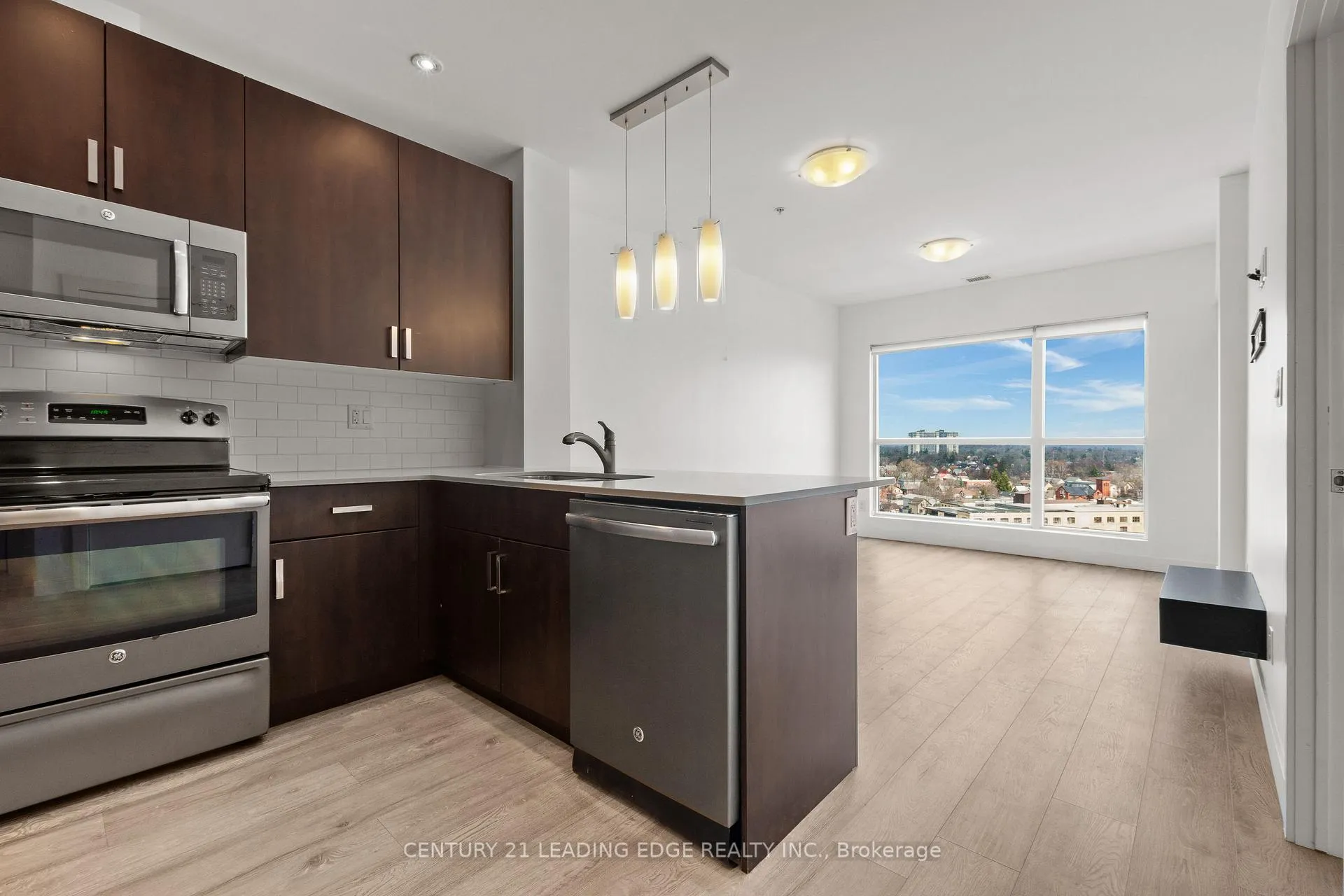 Photo 11 of Unit 1308, 1 Victoria Street S, Kitchener — HOMEH