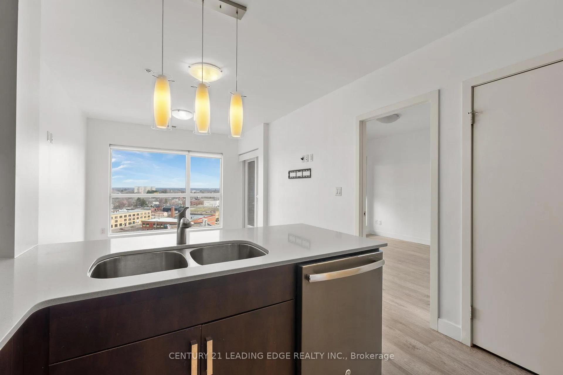 Photo 12 of Unit 1308, 1 Victoria Street S, Kitchener — HOMEH