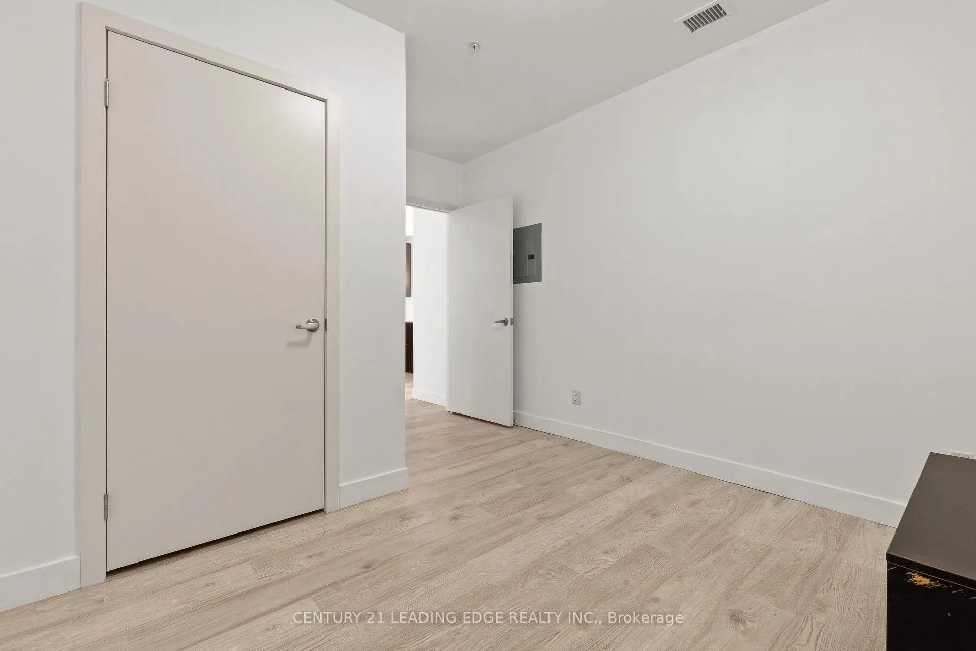 Photo 14 of Unit 1308, 1 Victoria Street S, Kitchener — HOMEH