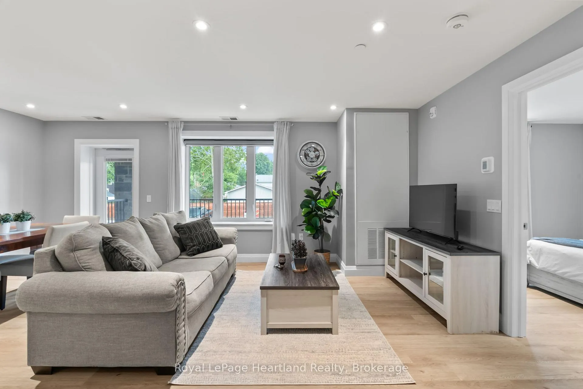 Photo of Unit 401, 187 Victoria Street W
