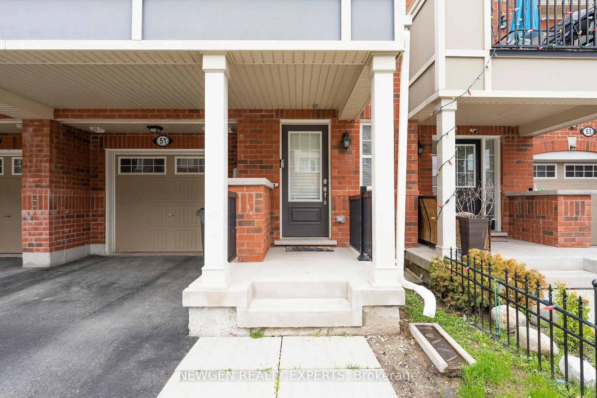 Photo 4 of 51 Colonel Frank Ching Crescent, Brampton, Fletcher's West — HOMEH