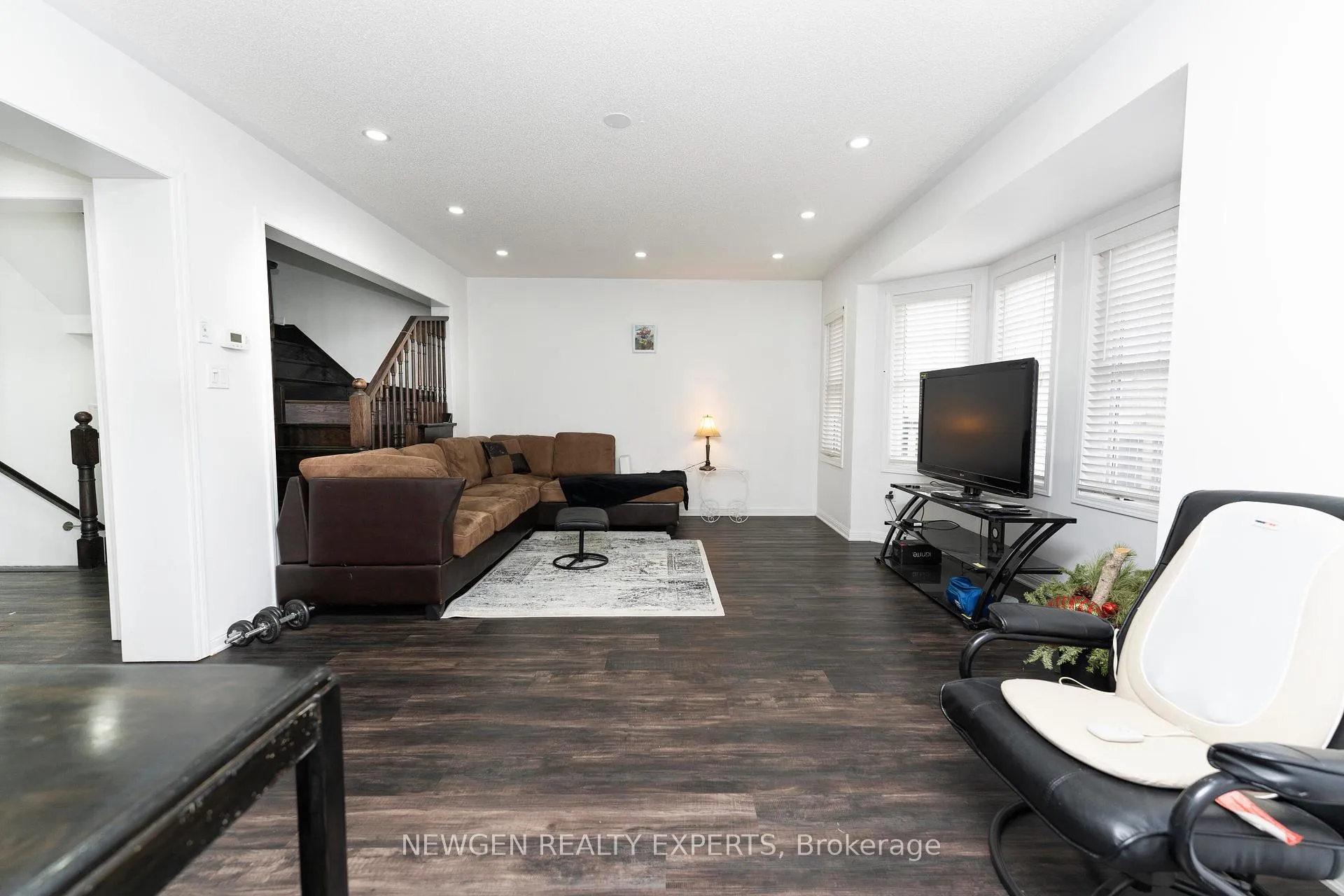 Photo 20 of 51 Colonel Frank Ching Crescent, Brampton, Fletcher's West — HOMEH