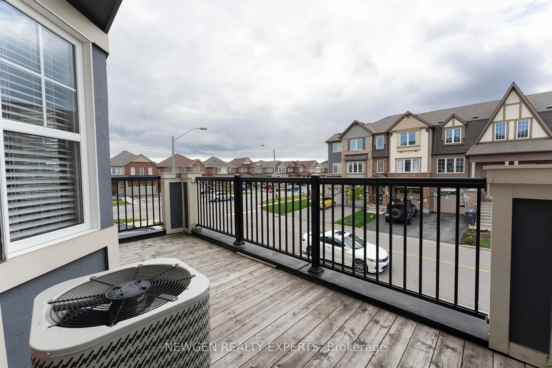 Photo 23 of 51 Colonel Frank Ching Crescent, Brampton, Fletcher's West — HOMEH