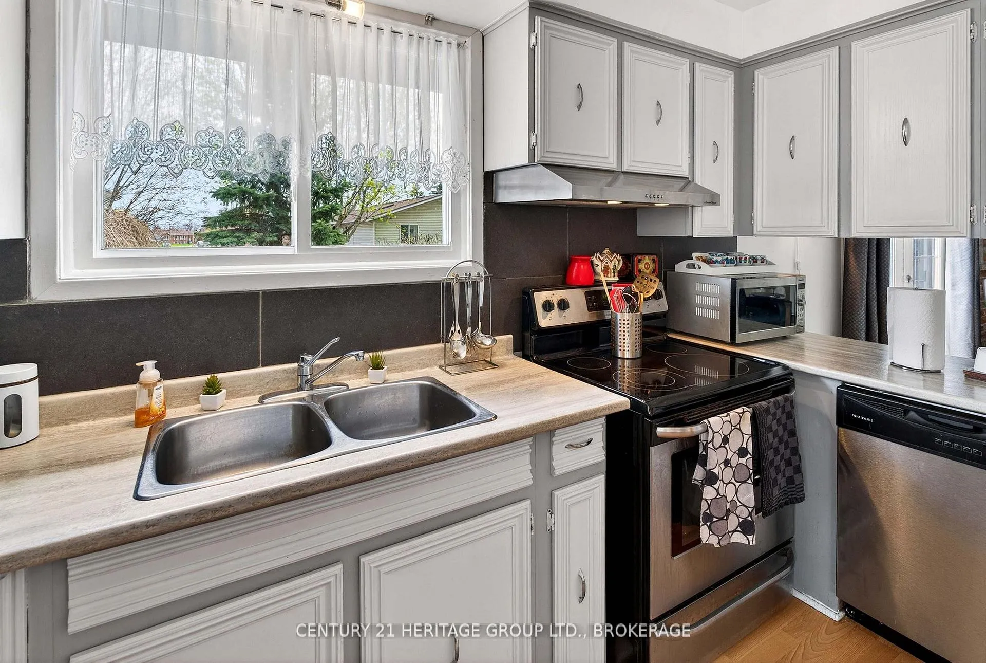Photo 5 of 75 Mortensen Drive, Loyalist, Amherstview — HOMEH