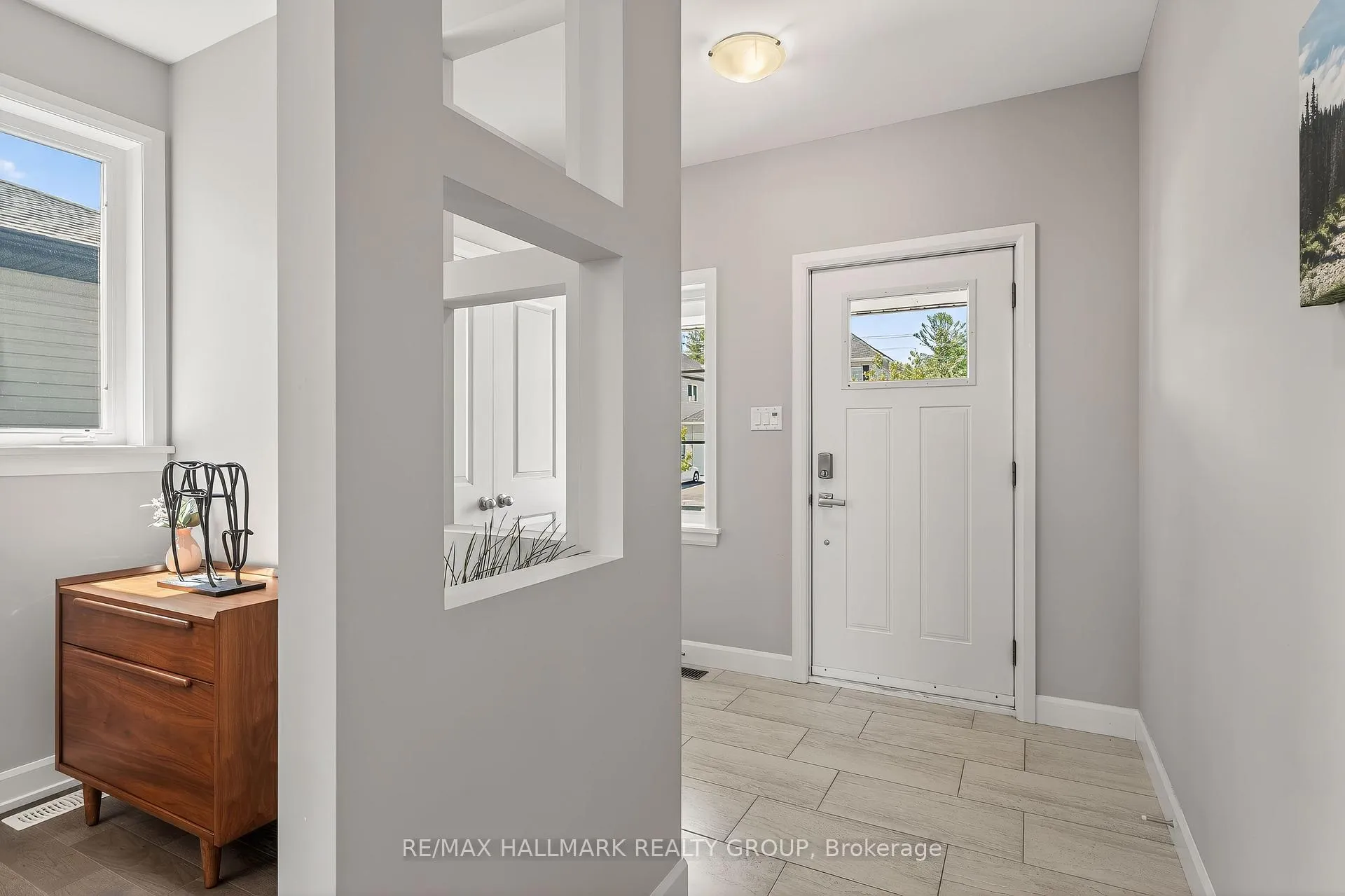 Photo 4 of 755 Kirkham Crescent, Ottawa, Btwn Franktown Rd. & Fallowfield Rd. — HOMEH
