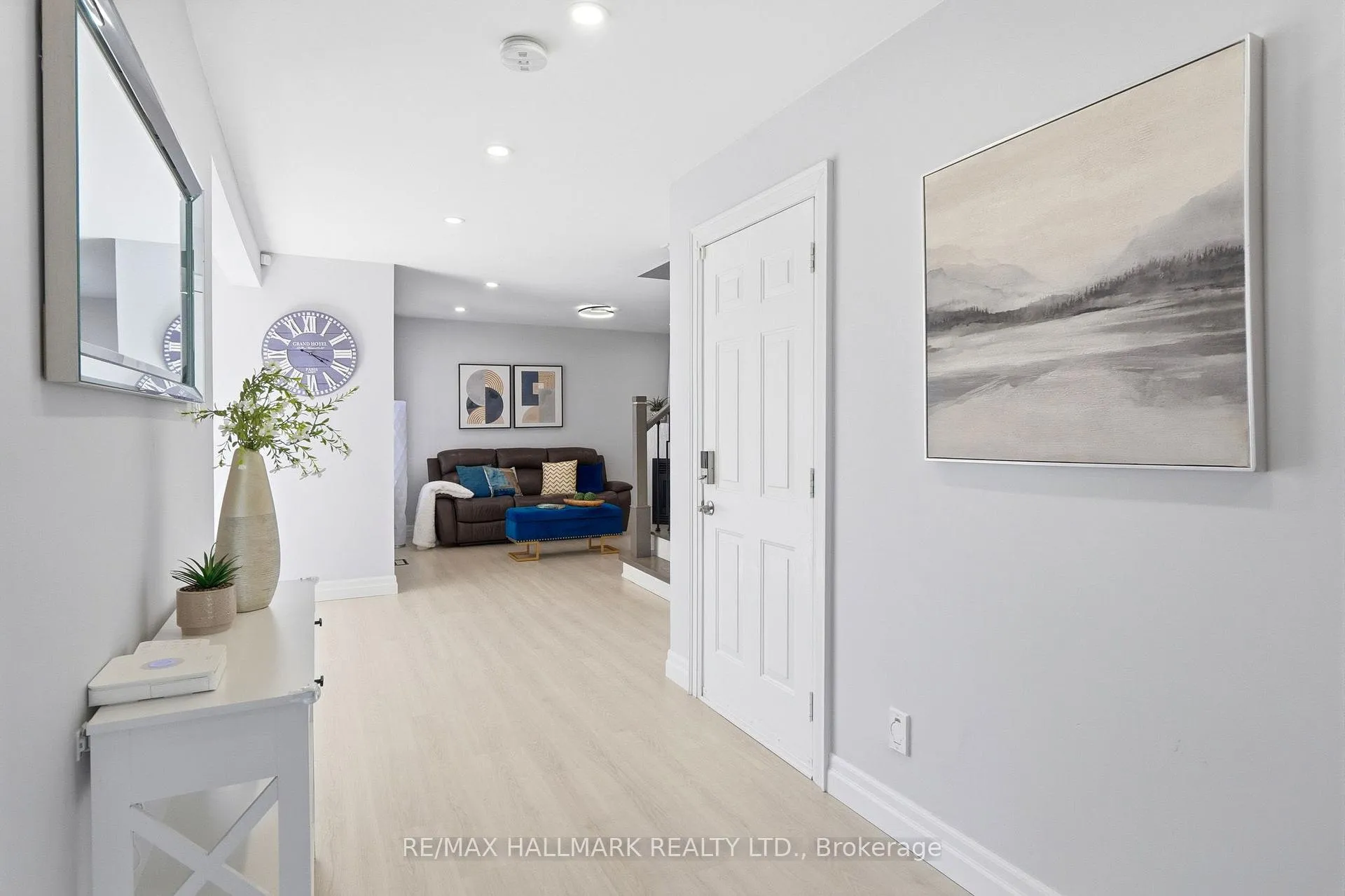 Photo 5 of 46 Matthew Drive, Vaughan, East Woodbridge — HOMEH