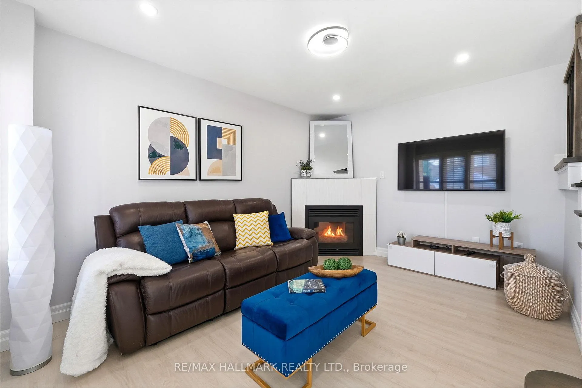Photo 7 of 46 Matthew Drive, Vaughan, East Woodbridge — HOMEH
