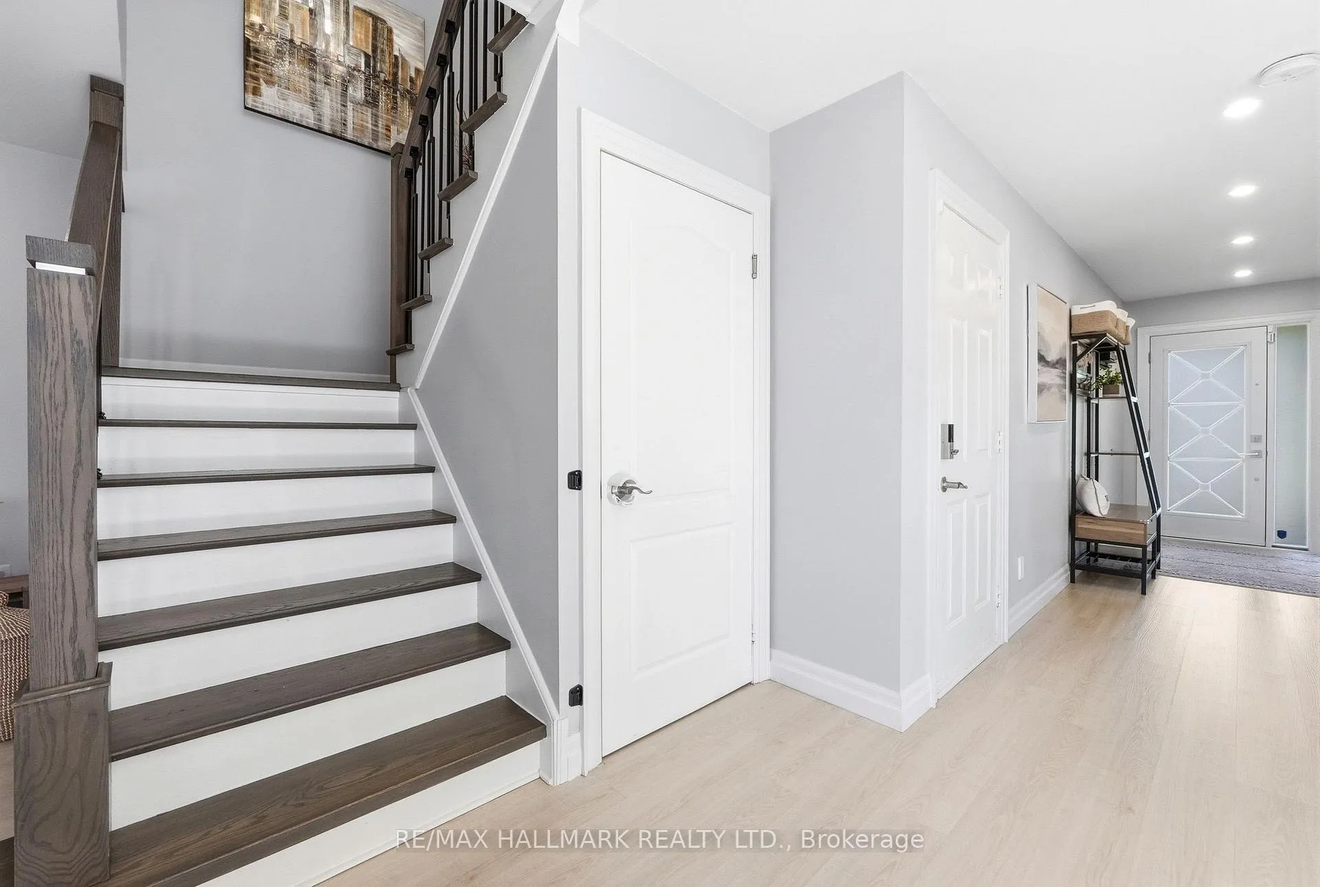 Photo 21 of 46 Matthew Drive, Vaughan, East Woodbridge — HOMEH
