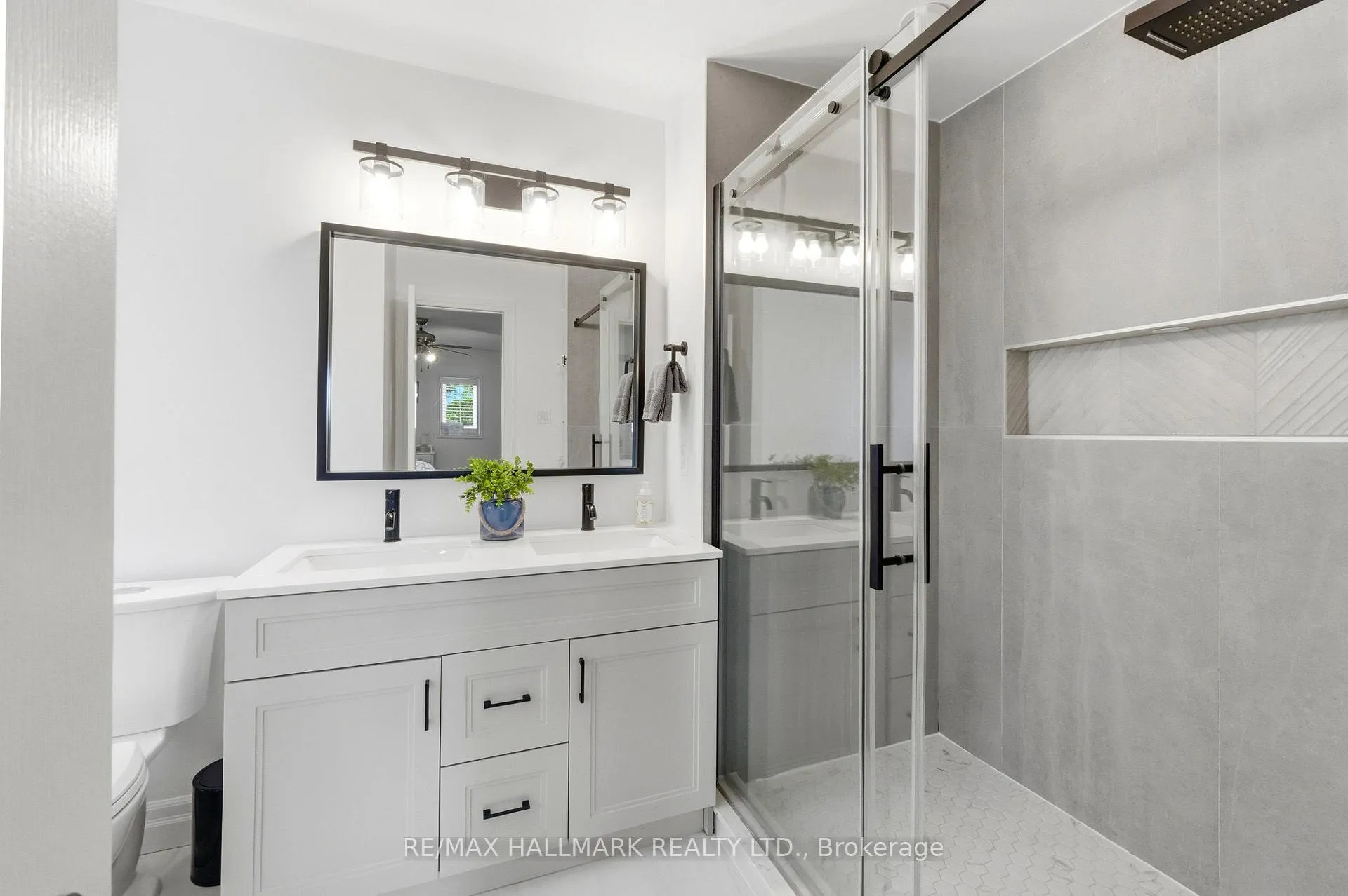 Photo 27 of 46 Matthew Drive, Vaughan, East Woodbridge — HOMEH