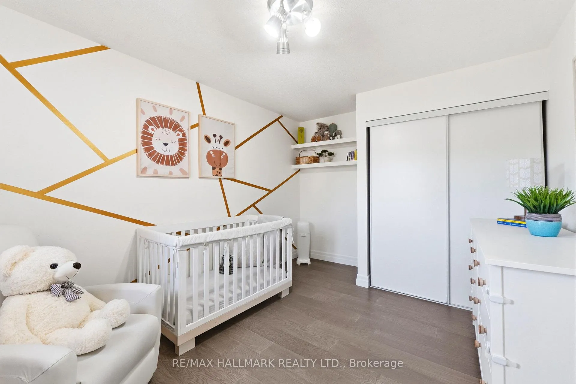 Photo 34 of 46 Matthew Drive, Vaughan, East Woodbridge — HOMEH