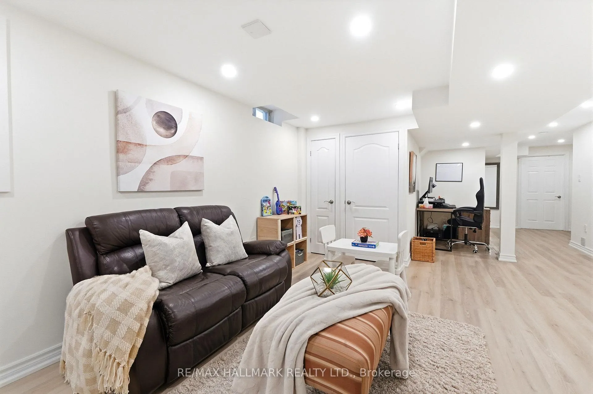 Photo 39 of 46 Matthew Drive, Vaughan, East Woodbridge — HOMEH
