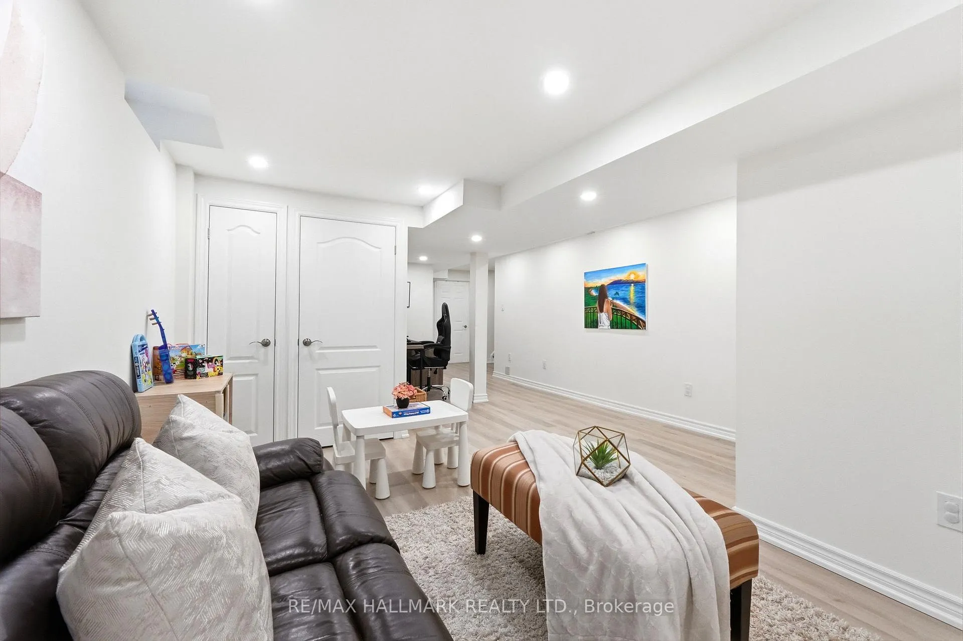 Photo 40 of 46 Matthew Drive, Vaughan, East Woodbridge — HOMEH
