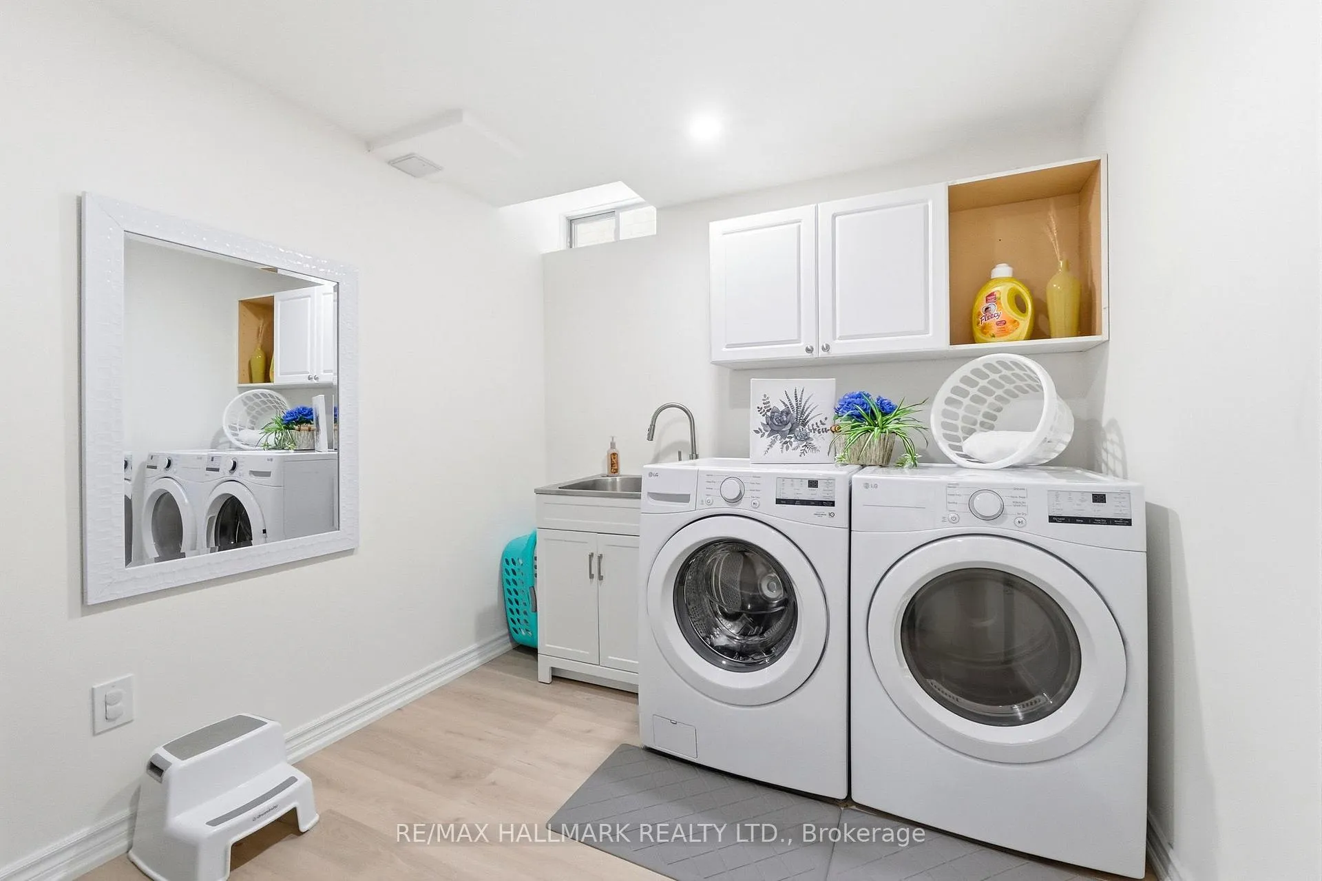 Photo 42 of 46 Matthew Drive, Vaughan, East Woodbridge — HOMEH